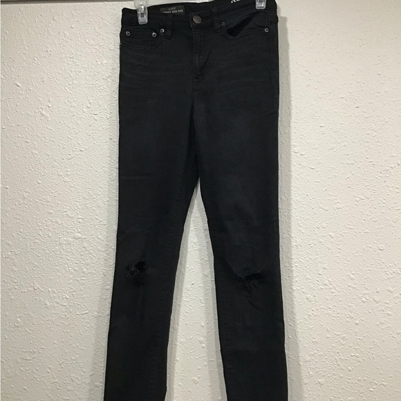 J.Crew Lookout High Rise Skinny Jeans Sz 27 Black Distressed Knee Stretch Denim - Picture 2 of 7